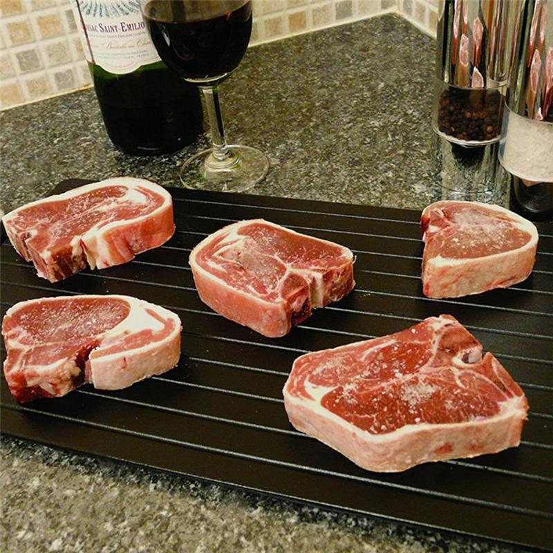 Defrosting tray for household use